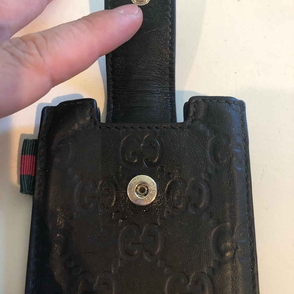 Gucci case - Picture 3 of 3